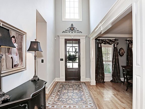 4th image of 208 Boulton Ct