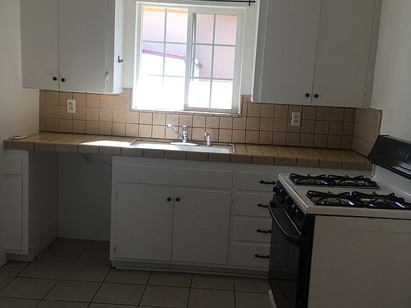 5th image of 2211 19th Ave APT D