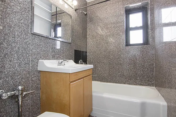 Rented by Modern Spaces | media 8