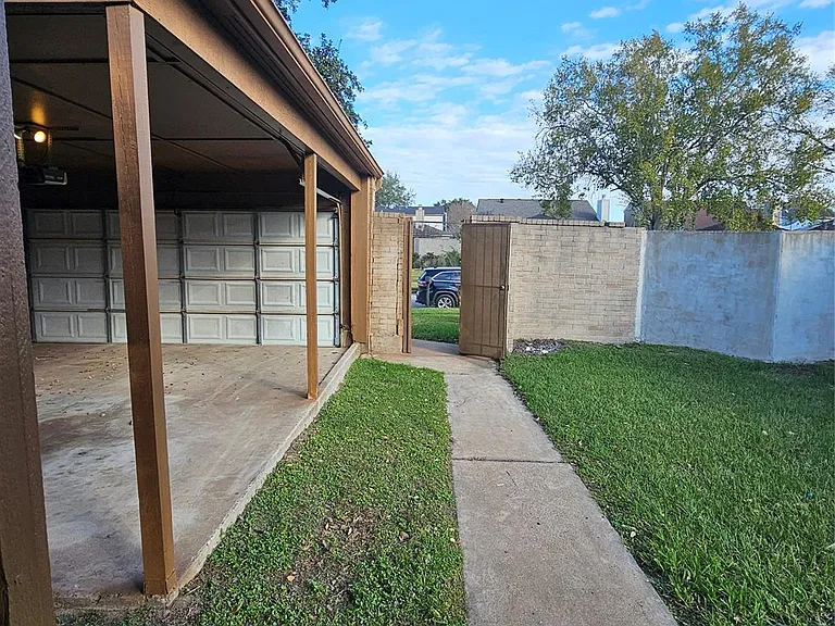 8151 Misty Ridge Ln — Photo 7