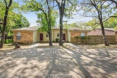 2nd image of 1000 Navarro Dr