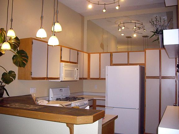 4th image of 4385 Loreto Ln