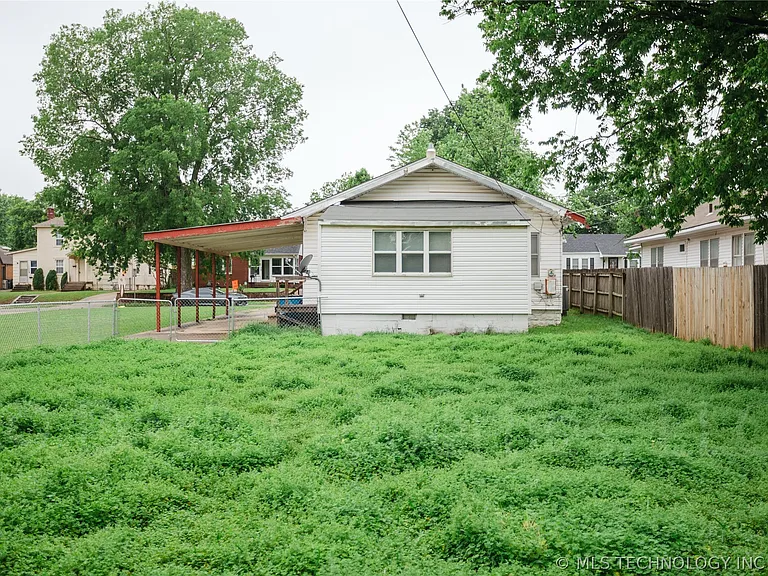 1119 S Florence Ave — Photo 48