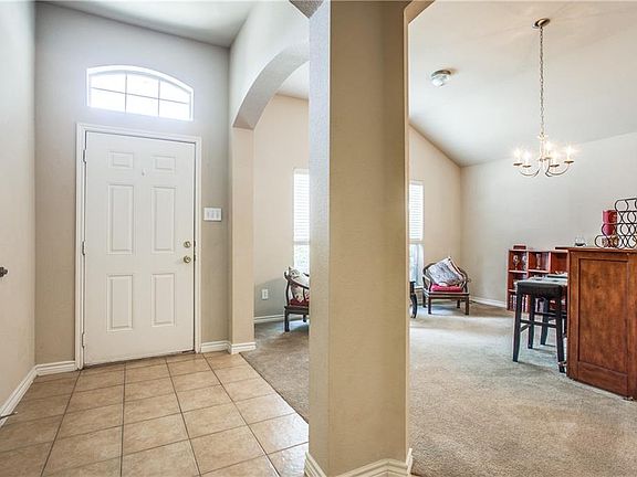 4th image of 8305 Deer Bluff Ln