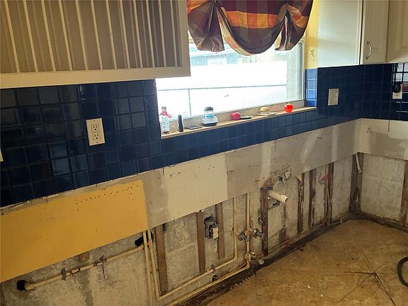 4th image of 160 DEERFIELD AVENUE NE