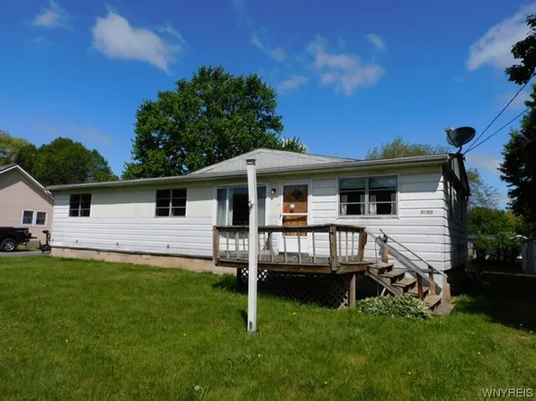 5059 Sunset Ter, Batavia, NY 14020
