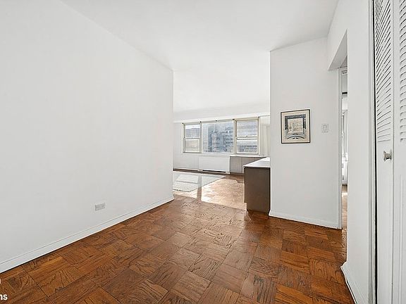 4th image of 420 E 72nd St APT 20C