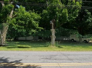 876 Strykers Rd, Phillipsburg, NJ 08865