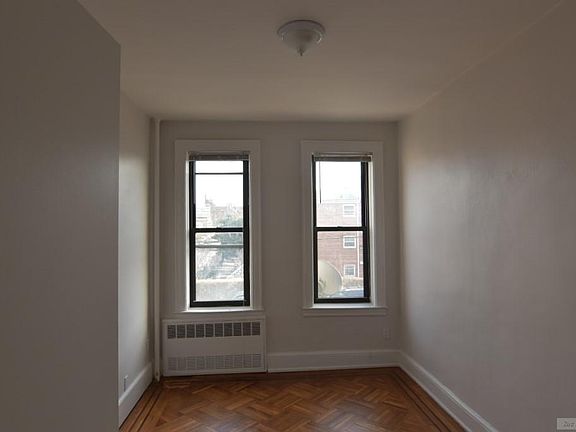 5th image of 2323 Avenue Z APT B2