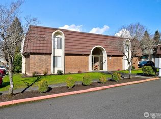 11108 NE 68th St APT 413, Kirkland, WA 98033
