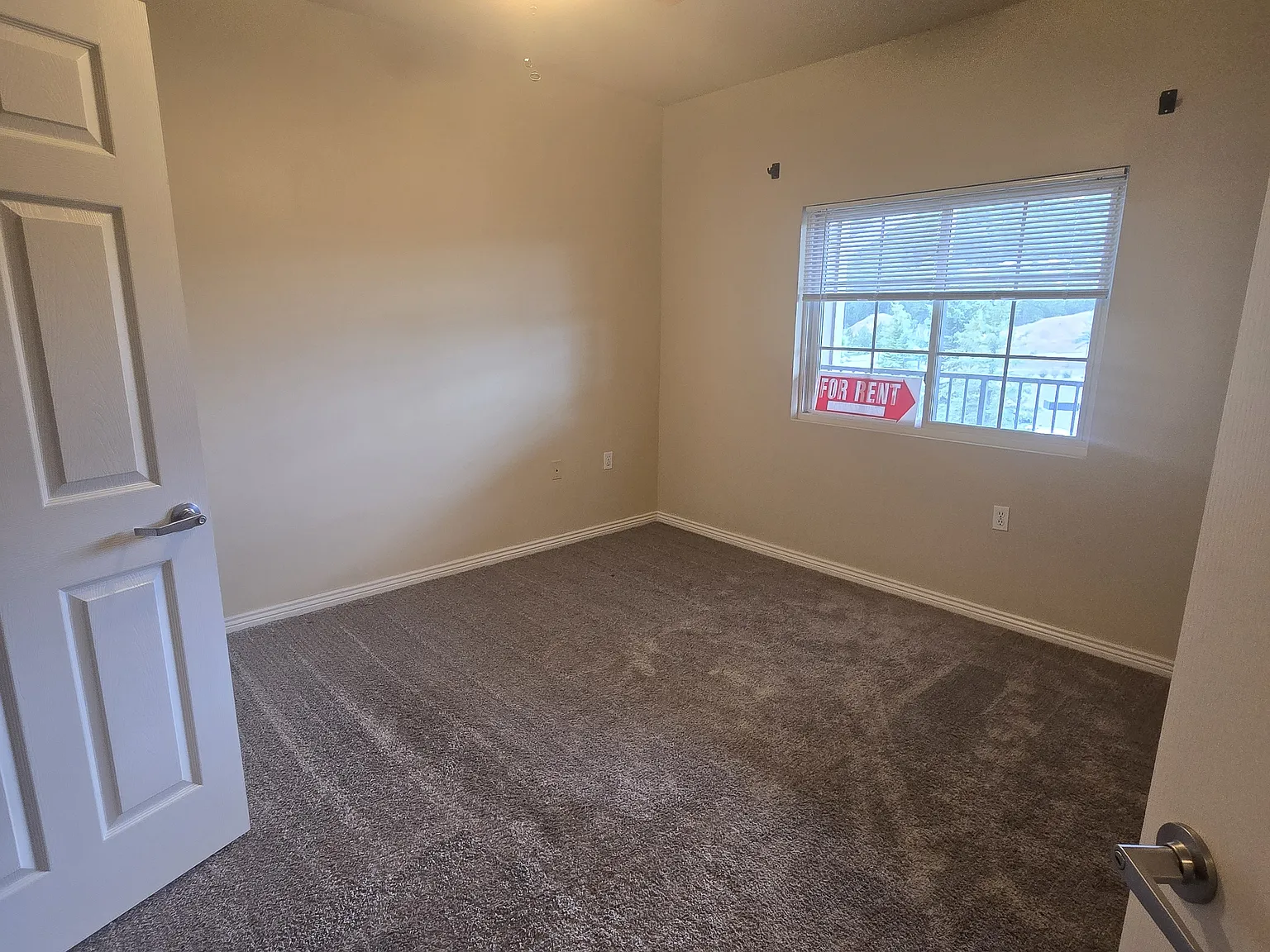 2 bed, 1294 sqft, $2,650 — Photo 4