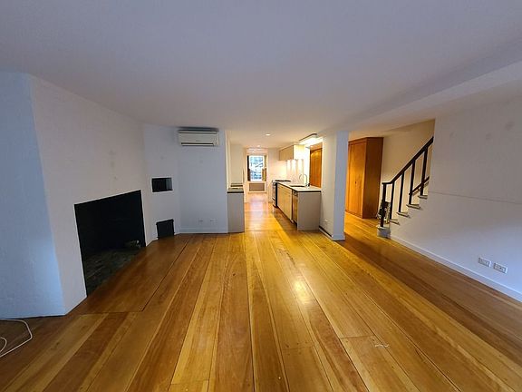 4th image of 44 W 11th St #1