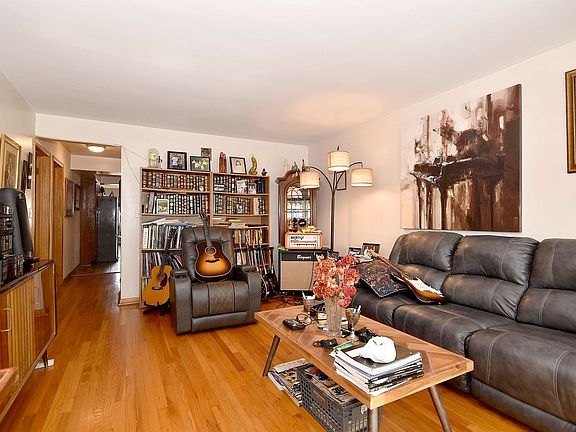 5th image of 2621 N 75th Ave