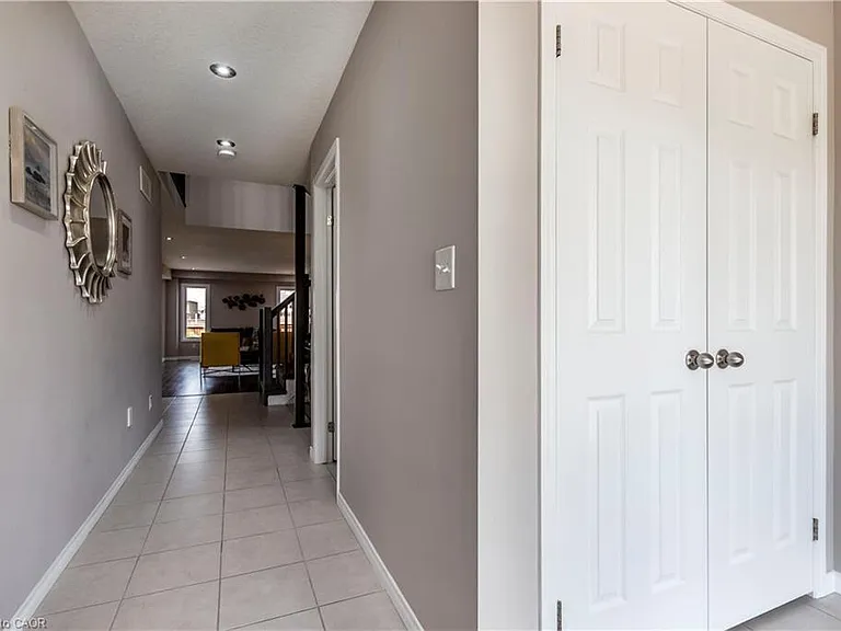 508 Netherwood Cres — Photo 6