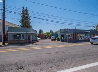1742 Center St NE, Salem, OR 97301