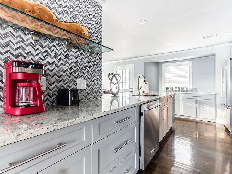 608 N Winnetka Ave — Photo 8