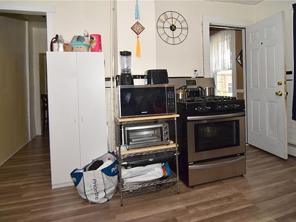 2nd image of 82 Bernon St