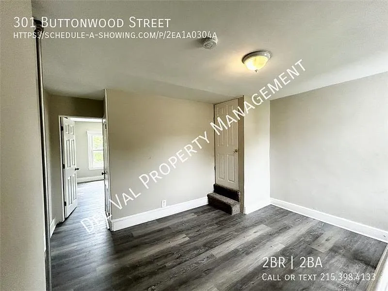 301 Buttonwood St photo 1