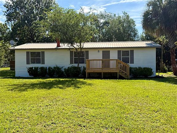 3rd image of 17545 NE 37TH COURT