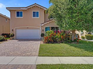 841 Palm Tree Ln, Haverhill, FL 33415