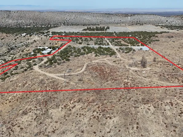 17120 Bobs Gap Rd, Valyermo, CA 93563