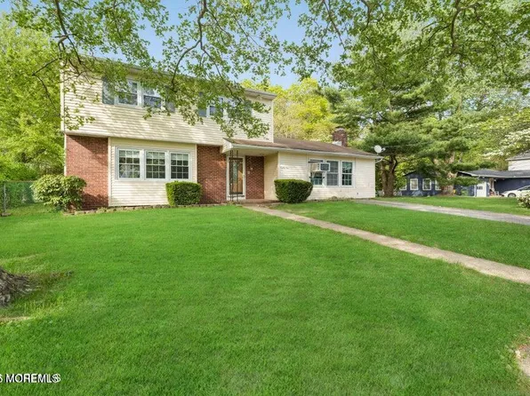 81 Merlin Drive, Lakewood, NJ 08701