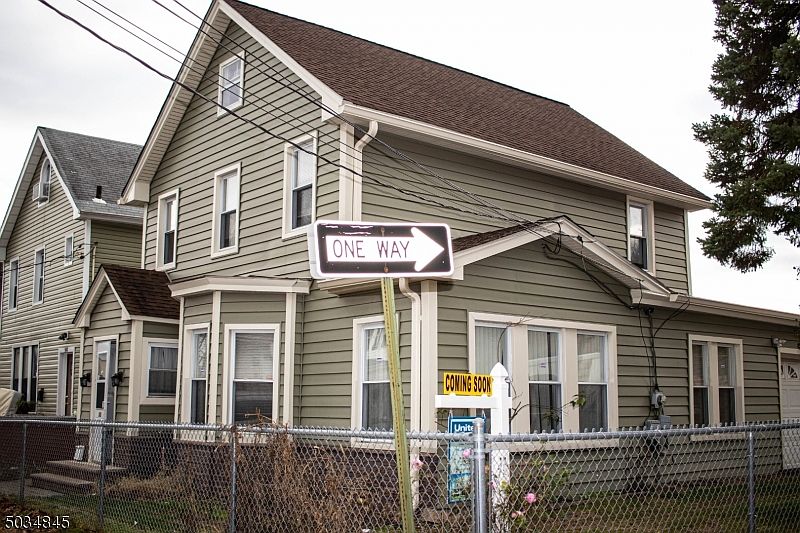 1st image of 600-02 Nassau St
