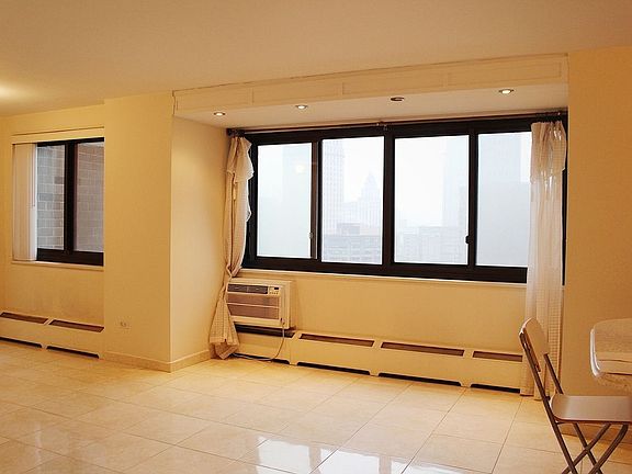 3rd image of 80 Gold St #20G