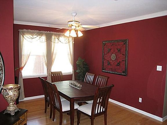 5th image of 6 Hayworth Ct