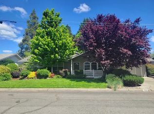 709 SW Cypress St, Grants Pass, OR 97526