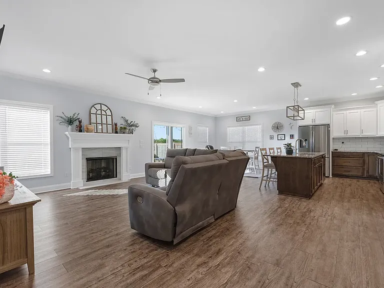 637 Boston Park Dr — Photo 14