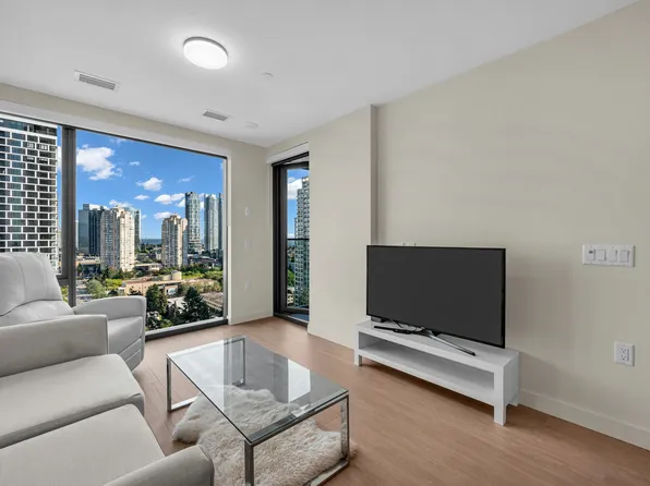 5987 Wilson Ave #1601, Burnaby, BC V5H 0L7