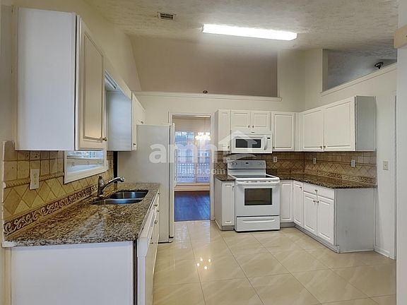 3rd image of 951 Garden Oak Ct