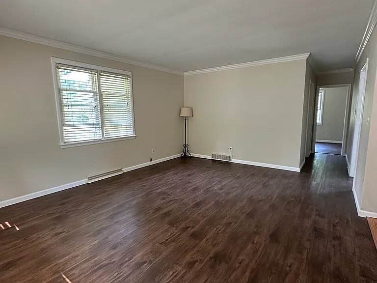 332 Harris Ln — Photo 6