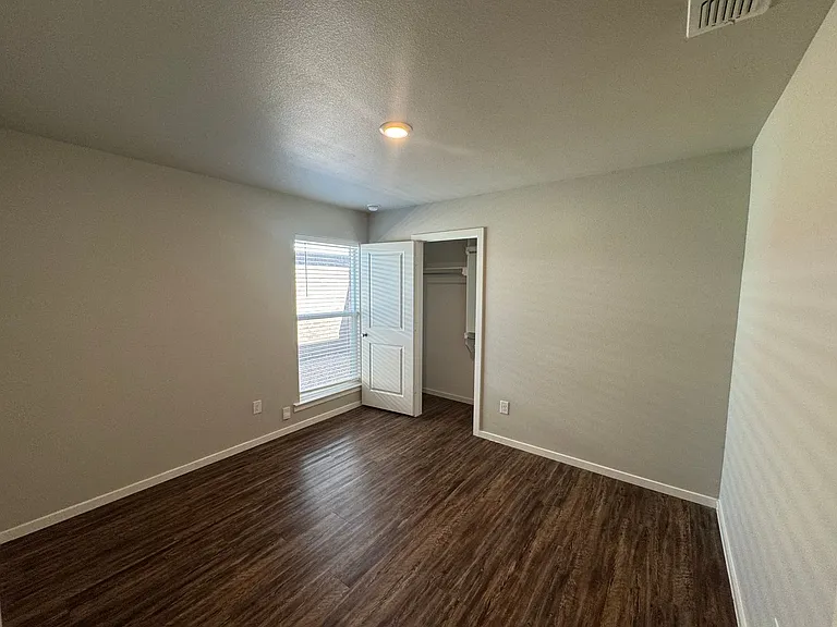 3411 Tiffin Ave — Photo 10