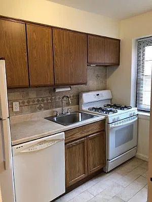 Rented by Five Star Realty Group | media 7