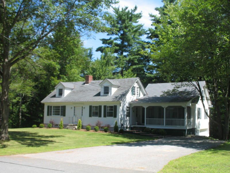 2nd image of 120 Paradise Rd