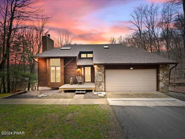 1 White Pine Cir, Lake Ariel, PA 18436