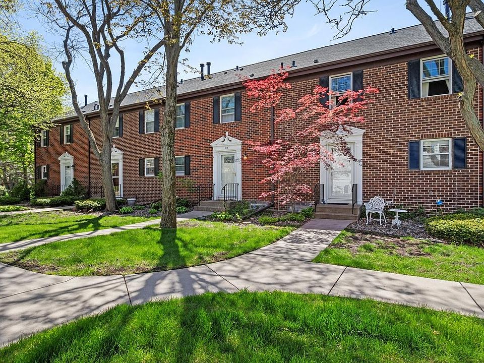 1st image of 617 Maple Park Dr