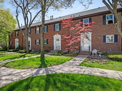 617 Maple Park Dr, Mendota Heights, MN, 55118