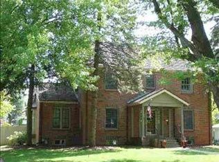 1327 E Grove St, Bloomington, IL 61701