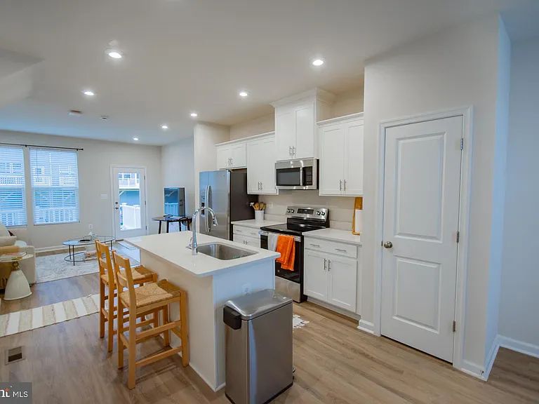 34 Coolidge Ave — Photo 14