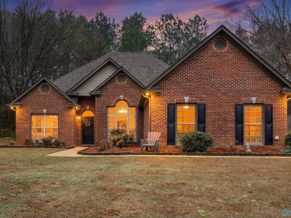 242 Dawns Way, Trussville, AL 35173