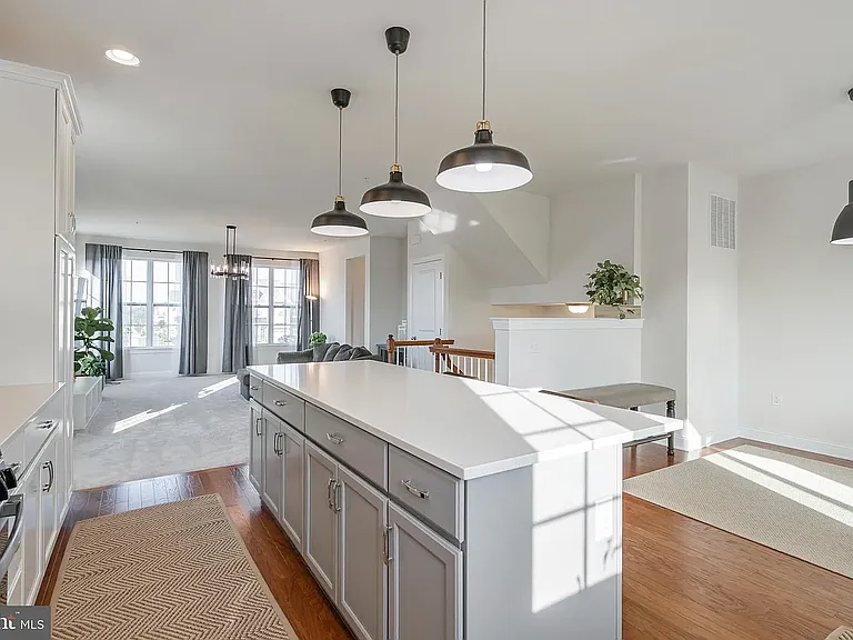 350 Flintrock Ct — Photo 13