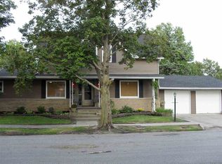 504 S Division St, Flora, IN 46929