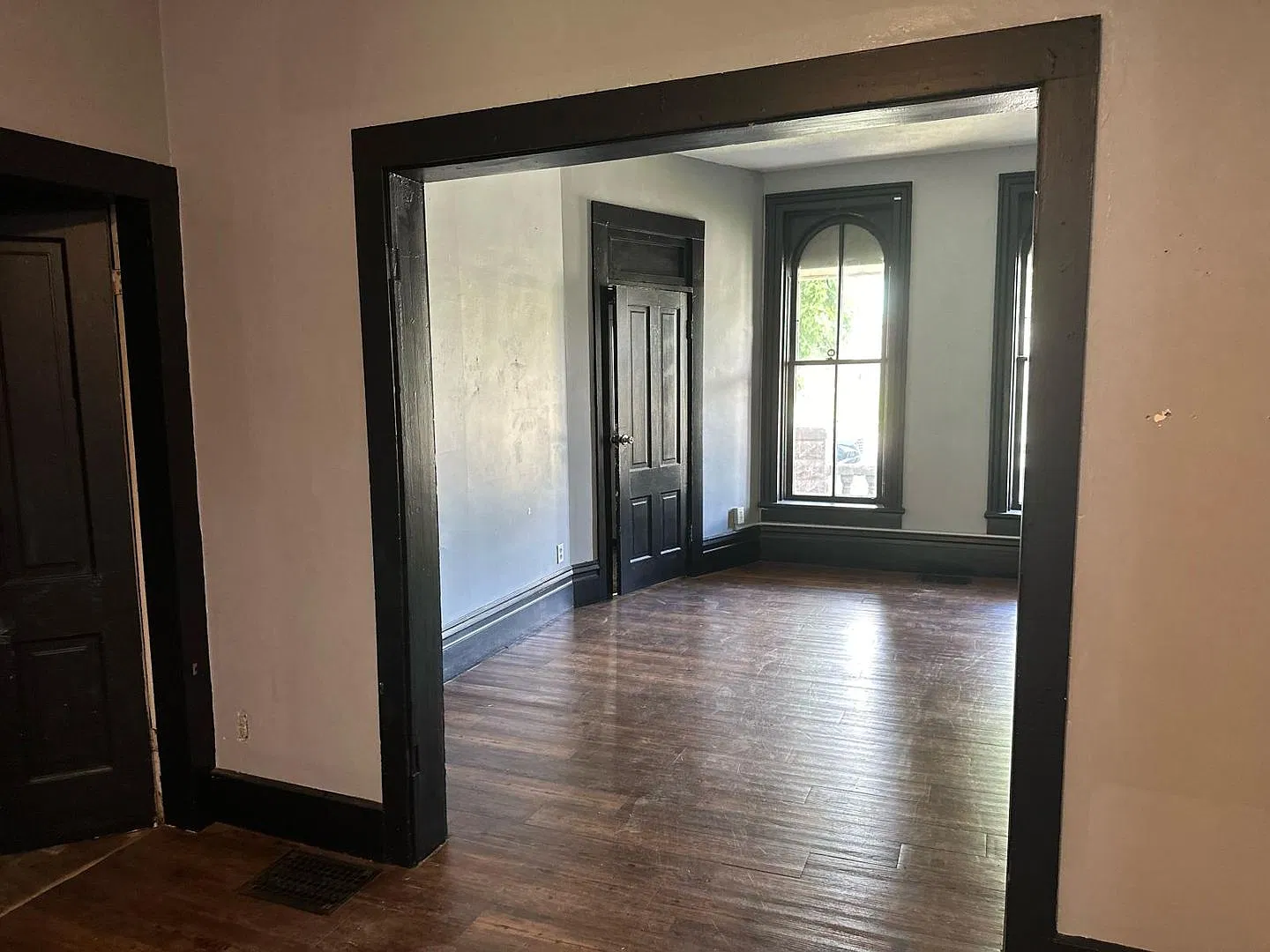 4 bed 1.5 bath home located at 255 E. Main St. Newark, Ohio — Photo 3