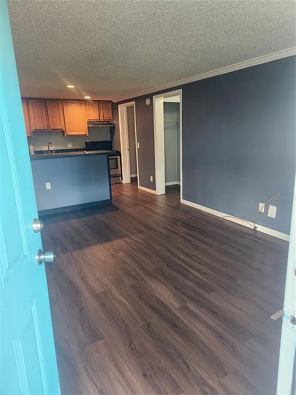 1 bed, 1.0 bath, 564 sqft, $1,095 — Photo 2