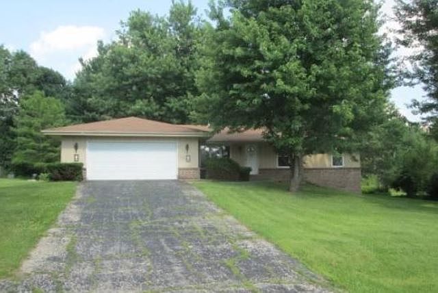 1st image of 4049 Fox Hills Dr