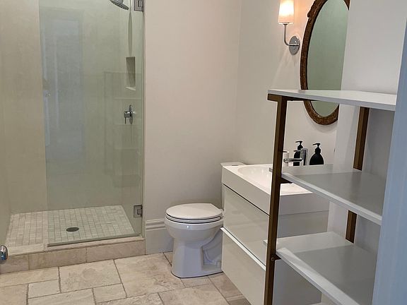 4th image of 815 Eleonore St APT B