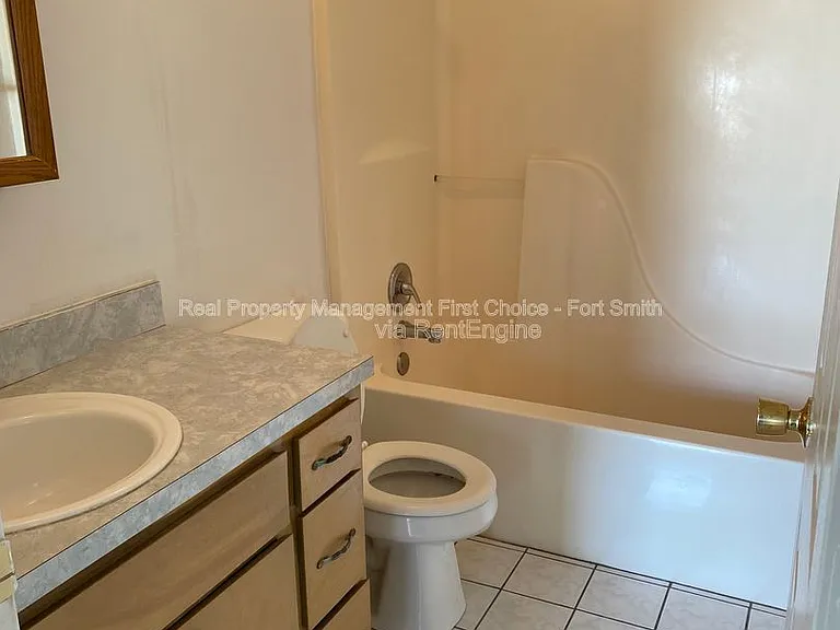 3505 Ridgeway Dr — Photo 8